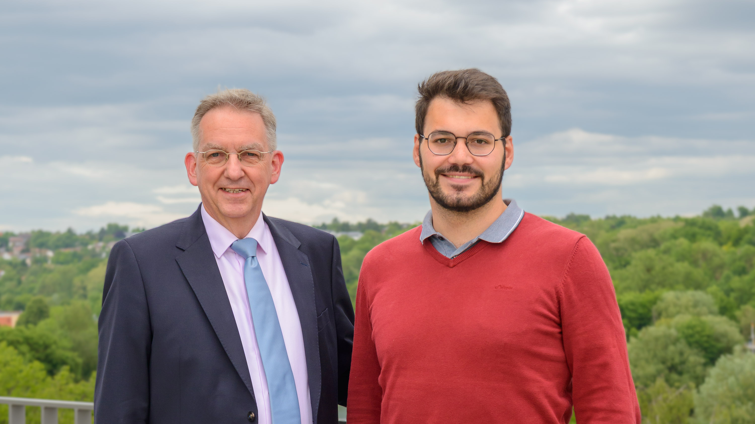 Armando G. Mora Estrada (rechts)